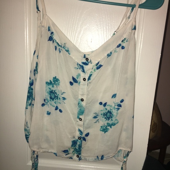 Tops - cute floral tank top